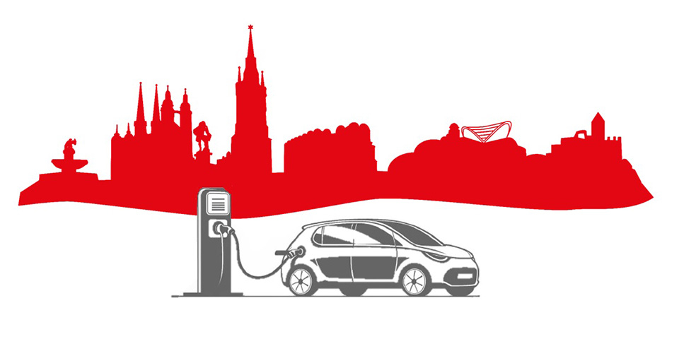 Rote Silhouette der Stadt Halle mit einem gezeichneten E-Auto an einer Ladesäule im Vordergrund.